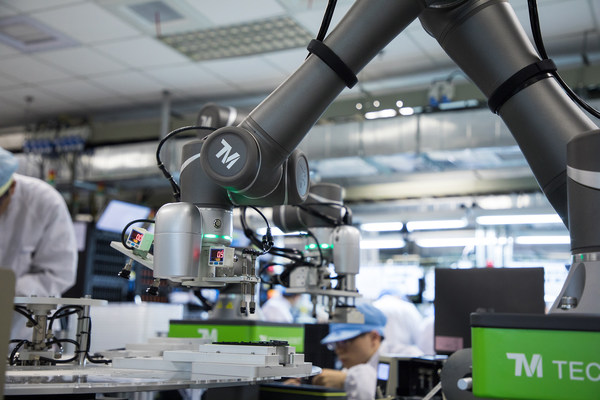 Techman Robot công bố dòng sản phẩm AI Cobot toàn năng