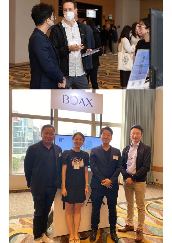 [上圖：溫鉉淮先生(Ian Wen)（左）在BOAX展臺前回答潛在客戶（右）的諮詢；下圖：BOAX聯合創辦人和市場推廣人員（左二）]