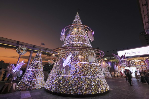 10-meter-tall Christmas tree at the entrance of Unicorn Merry-Go-Round Paradise