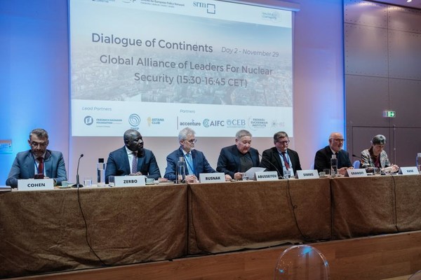 全球领导人联盟在巴黎举行会议