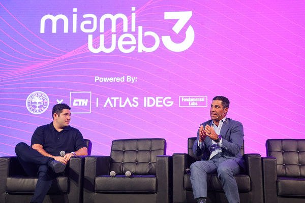Francis Suarez, Mayor of Miami and Julian Holguin, CEO of Doodle had a Fireside Chat at MiamiWeb3 Summit