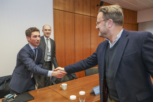Grégory Redavid (CTIE) ; Yann Chevalier (Intersec CEO) ; Xavier Bettel (Luxembourg Prime Minister) Copyright: SIP / Luc Deflorenne