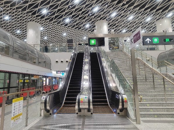 日立电梯为深圳地铁12号线提供电梯产品