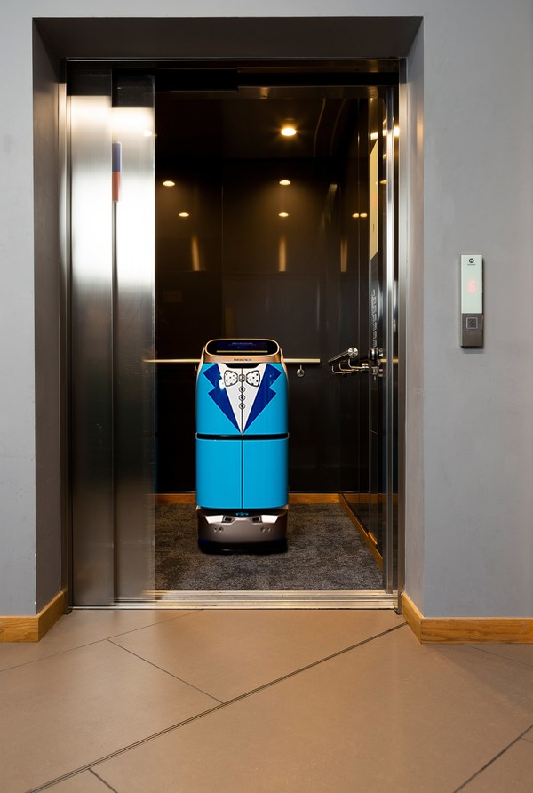 The BUTLERBOT W3, H.A.R.I, takes the elevator autonomously at M Social Auckland