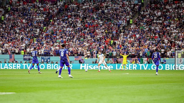 Papan reklame LED Hisense di Piala Dunia FIFA™