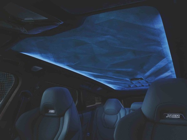 创新BMW XM沉浸式奢享座舱