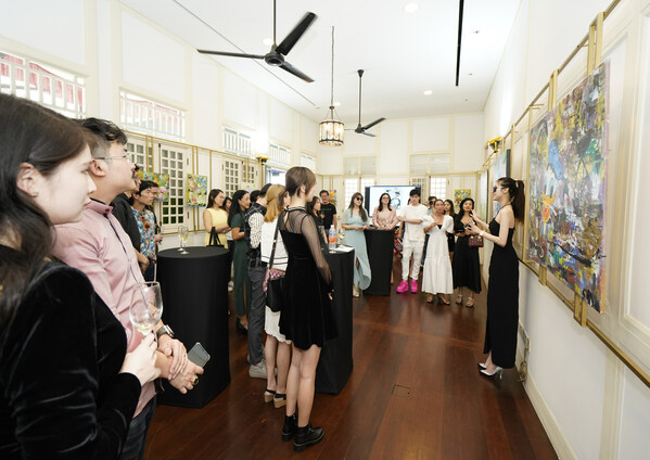 The launch of the Wang Yihan Singapore Studio and Gallery was in full swing on Saturday, 7 January 2023, where a total of S$30,000 was raised during a private auction. All proceeds from the auction will be donated to the China Red Cross, and La Cura Mobility, a senior care service provider in Singapore that focuses on strengthening seniors’ physical and mental health.