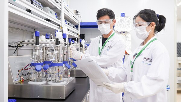 为助力中国生物制药行业发展，2021年新成立富士胶片欧文生物技术（苏州）有限公司，并设立创新合作中心，提供更高质量且开发时间更短的培养基