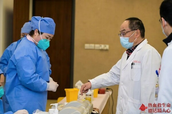 为爱举手 --  血库告急，上海德达医院积极响应献血倡议