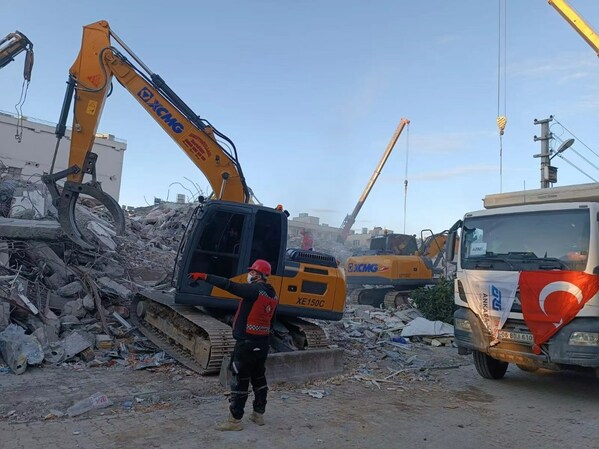トルコでの壊滅的な地震下でXCMGの機械が緊急救助に貢献。