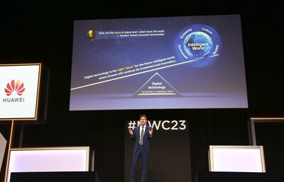 Huawei Enterprise BGのBob Chenバイスプレジデントは基調講演を行いました