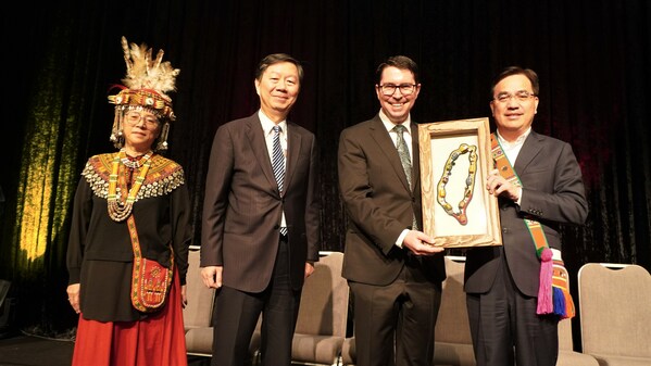 Taiwan to Host Third World Indigenous Tourism Summit in 2024, Minister Icyang Parod Leads Delegation to Australia for Handover