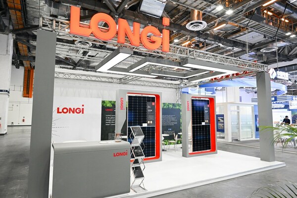 LONGi takes part in China's Machinery & Electronics Show in Singapore
