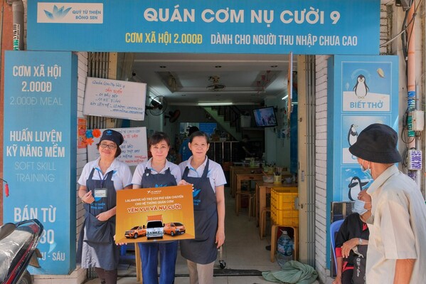 Lalamove Việt Nam đồng hành cùng Quỹ Bông Sen mang 