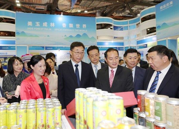 China-ASEAN Expo Overseas Exhibition Ke-20 berlangsung di Singapura. (Foto oleh Huang Ke)