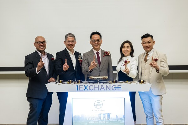 From Left: 1exchange CEO, Victor Chia, CapBridge CEO, Johnson Chen, A PLUS BOSS CEO, Dato Joe Yew,  A PLUS BOSS COO, Datin Kuan and A PLUS BOSS Corporate Advisor, Master Limns Tang.