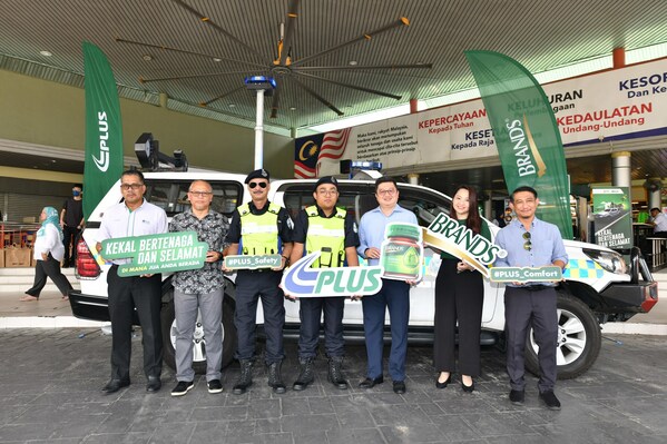 Launch of the road safety campaign "Kekal Bertenaga Dan Selamat Di Mana Jua Anda Berada" by BRAND'S Essence of Chicken and PLUS Malaysia Berhad by En Mohd Yusuf Mohd Aziz - Senior General Manager for Operations, PLUS Malaysia (2nd from left) and Mr Rodney Tan - Marketing Director, Suntory Beverage and Food Malaysia (5th from left) together with PLUSRonda officers, PLUS Malaysia and BRAND's Essence of Chicken team members.
