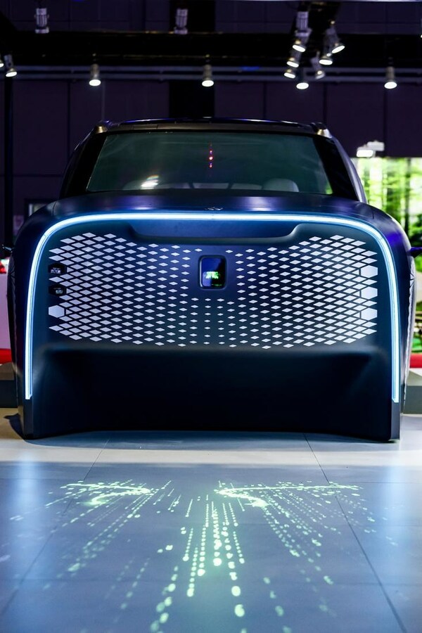 Appotronics Unveiled Automobile-Grade Colored Laser Headlights