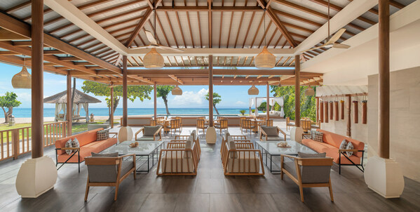 Kulkul, beach house yang modern dan bernuansa rileks, menawarkan pemandangan Samudra Hindia terbaik di pantai Nusa Dua yang eksotis