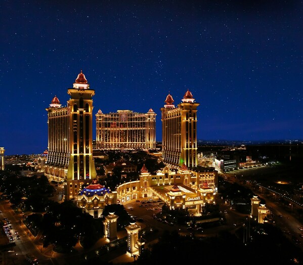 Galaxy Macau™ World Class Luxury Integrated Resort
