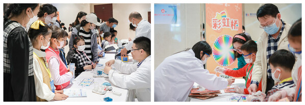 科慕和上海有机所的科普志愿者带来70多项趣味实验