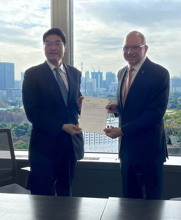 Sumitomo signs MOU with David Goodrich OAM, Executive Chairman and Chief Executive Officer of Anduril Asia Pacific.