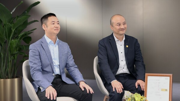 SGS中国互联与产品事业群总经理赵晖先生和华为光应用领域总裁黄志勇先生，共同解读金标认证背后的故事