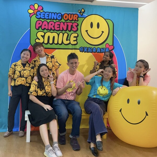 VISTA Eye Specialist Celebrates Parents' Day with "Seeing Our Parents Smile" Theme