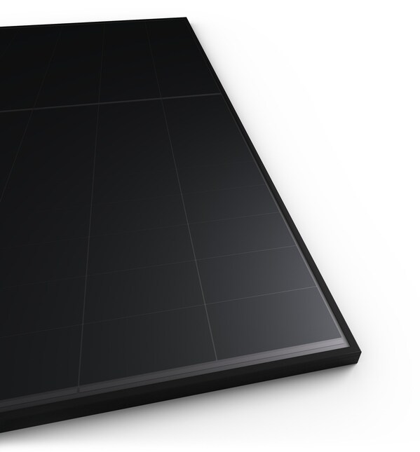 RECOM Technologies announces the new Black Tiger PV Module Series with World's 1st Module Efficiency at 23,6% under <2m2