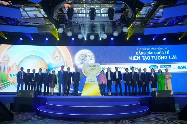 Vinamilk가 영유아 분유 라인에 대해 Purity Award를 수상한 아시아 최초의 기업이 됐다