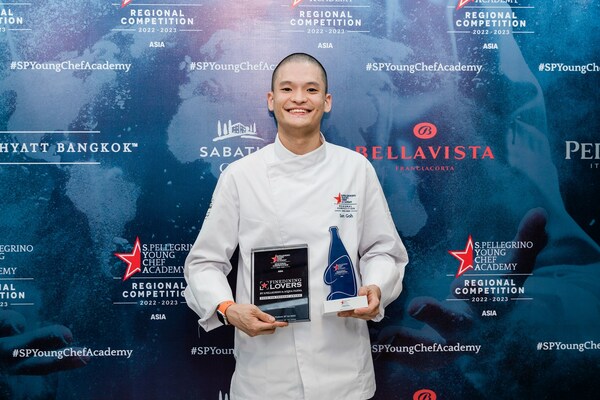 YOUNG CHEF IAN GOH IS AWARDED THE FINE DINING LOVERS FOOD FOR THOUGHT AWARD AT THE S.PELLEGRINO YOUNG CHEF ACADEMY COMPETITION 2022-2023