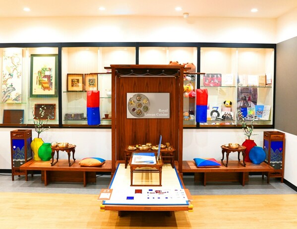"Korean Food Culture Box" is set up at the Korean Cultural Center in Osaka, Japan (KCDF)