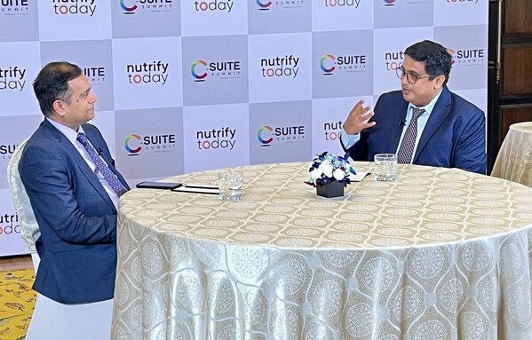 Vishrut Srivatava, MD, Yodaplus (right) in a fireside chat with Dr. Anand Swaroop(left) about the advancements of AI in Healthcare