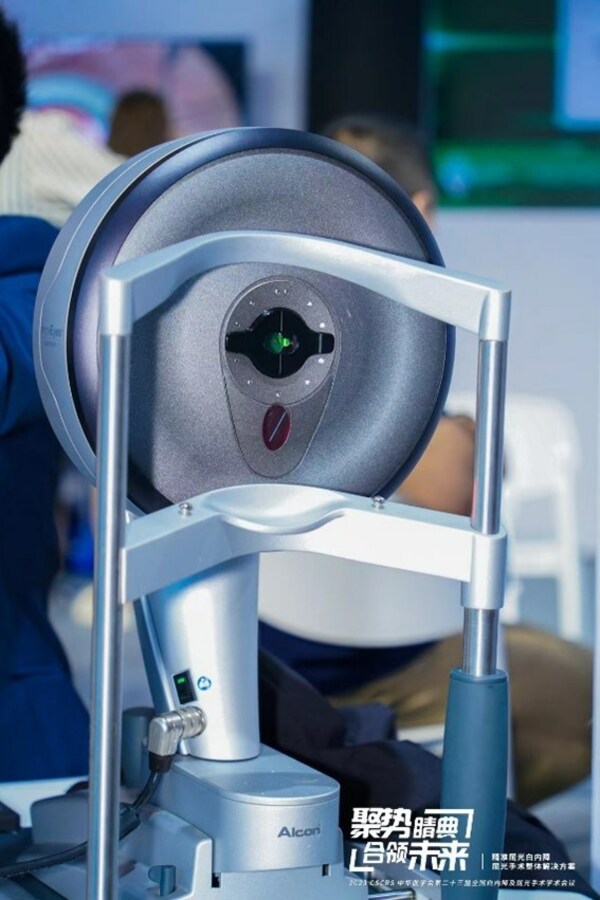 图2- 爱尔康INNOVEYES™ Sightmap眼科综合测量仪