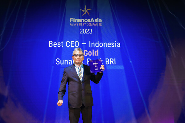 BRIが9つの賞を独占、Sunarso氏がFinanceAsia Awards 2023で最優秀CEOの栄冠に輝く