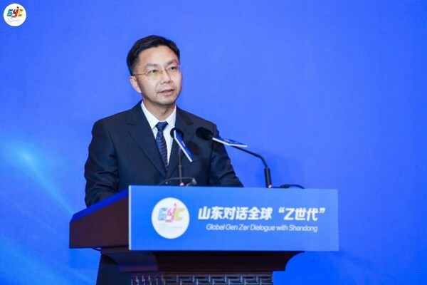 济南市委常委、宣传部部长戴龙成致辞。