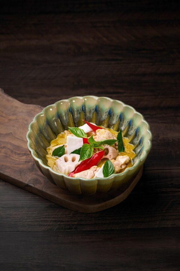 尚坊行政總廚Jan Ruangnukulkit推出全新單點菜單以現代手法演繹泰式風味。