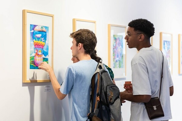 The Children's Art Exhibition was held in Paris, France