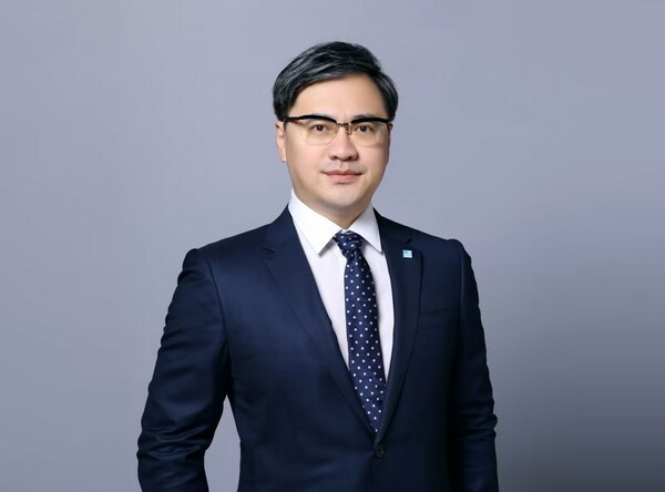 Dr. Dapeng Liu, founder and CEO of Weiyun AI & Robotics Group