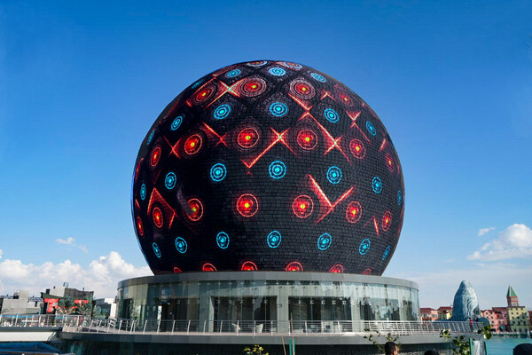 Giant LED Spherical Screens Amaze the World, Unilumin Ignited Riyadh Season in Saudi Arabia
