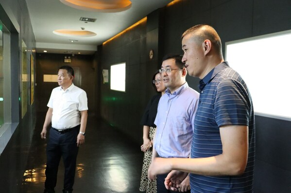 市经济信息化委副主任阮力参观太太乐"鲜味之旅"