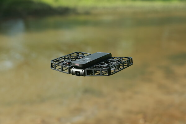 After Raising $1.7m on Indiegogo, Zero Zero Launches Direct Sales of the HOVERAirX1 Pocket-Sized Self-Flying Camera