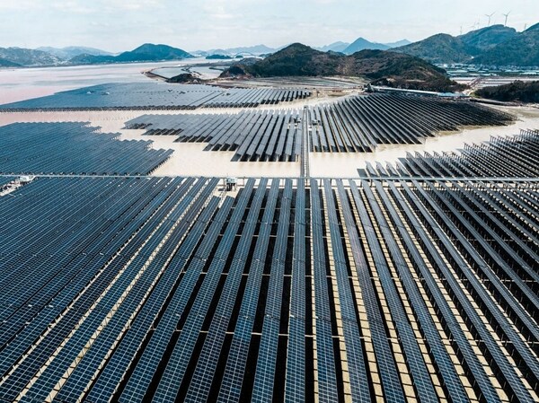 LONGi、水上設置太陽光発電の技術開発で、「国際先進」との評価を獲得