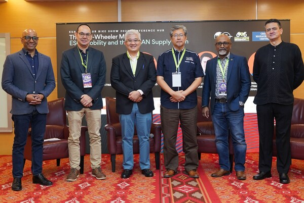 From left: Gerard Ratnam, TV host and producer of Bernama TV; Farouk Nurish, director of Moventuum Sdn Bhd (organiser of the Kuala Lumpur Bike Show 2023); Rizal Kamaruzzaman, co-chairman of the Malaysia Global Business Forum (MGBF); Dato' Indera Dr Ahmad Sabirin Arshad, FASc, president and group chief executive officer of SIRIM Berhad; Murugason R. Thangaratnam, executive director of Novem ESG Sdn Bhd; and Rob Cayzer, executive director of Yasaar Global and board member and shareholder of Kitaran Tabah. | Photo by MGBF/KLBS'23