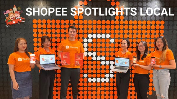 Kenneth Soh, Head of Marketing Shopee Malaysia and the PR team with the Shopee Spotlights Local Book