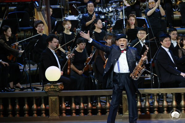 Saxophone solo "Me and my Motherland" at the opening ceremony of the 36th Harbin Summer Music Concert