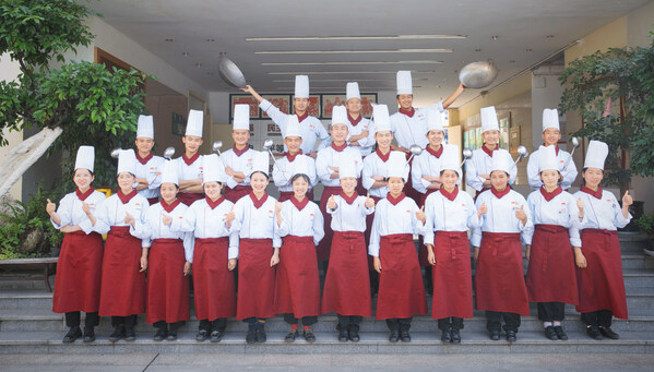 十年来，共有460余名李锦记希望厨师在成都学厨圆梦