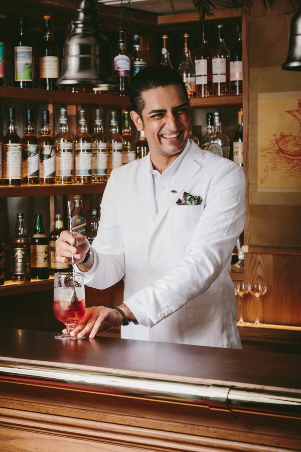 Devender Sehgal, Head of Mixologist of The Aubrey, will serve as the guest mixologist at 8 ½ Otto e Mezzo BOMBANA in Galaxy Macau exclusively for September 20 and 21.
