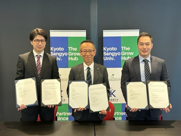 Left to Right: Dr Daiki Nakaoka - Country head, GrowHub Japan, Prof.Akira Kurosaka - President, Kyoto Sangyo University, Mr Lester Chan - CEO, The GrowHub Innovations Company