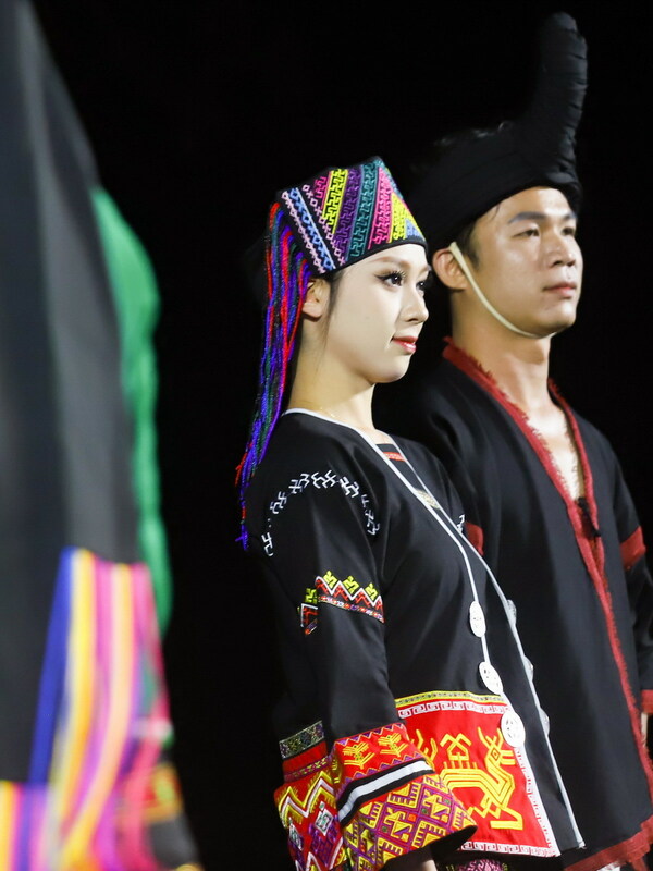 The Spectacular 2023 Ethnic Fashion "Village Show" in Wuzhishan City, Hainan